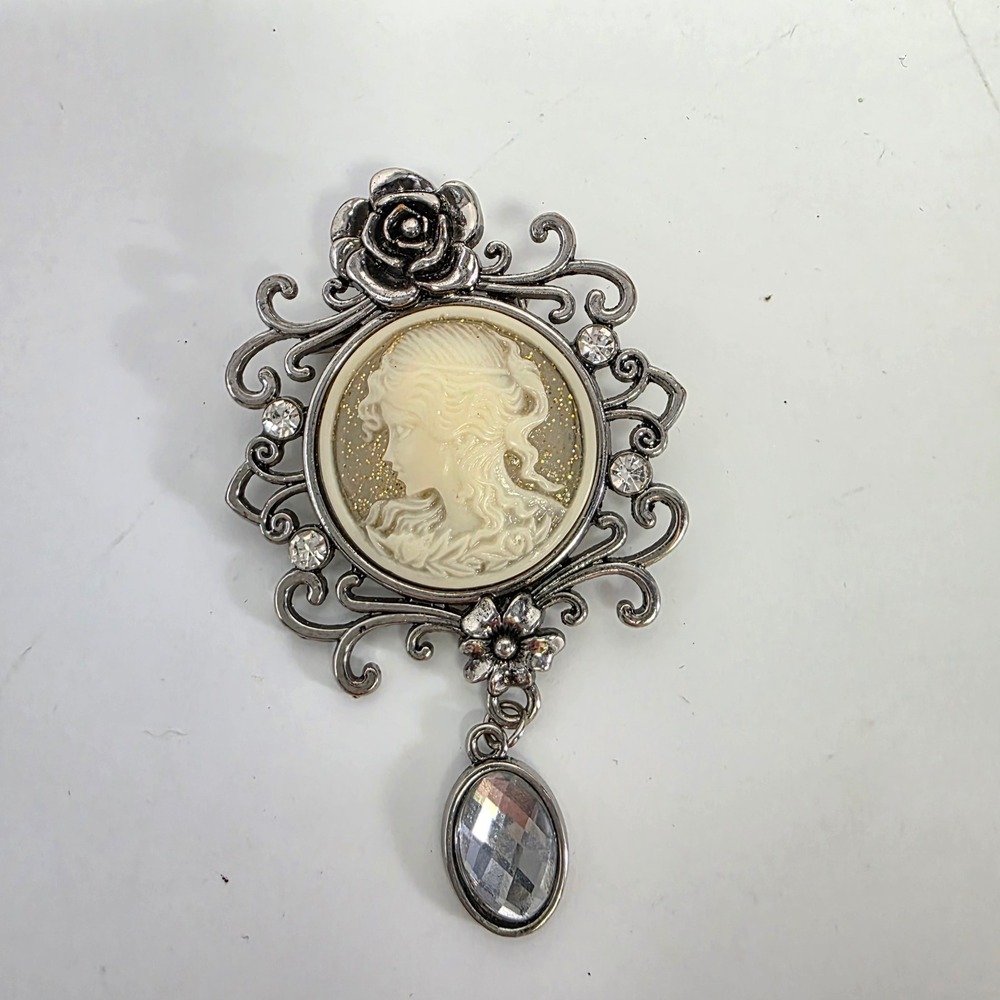 Vintage Style Silver Tone Cameo Brooch Pin Rhinestone Rose Dangle Pendant‎